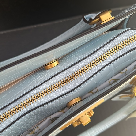 New GUESS Women’s Stephi Girlfriend Satchel - Picture 7 of 14